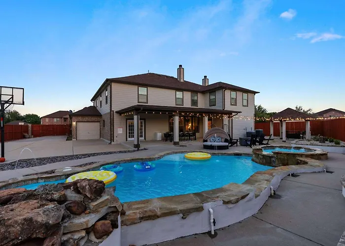 Sleeps 40 Two Two Pools 2x The Fun Holiday home Round Rock