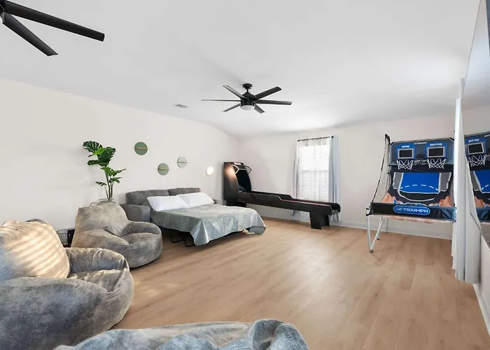 Holiday home Sleeps 40 Two Two Pools 2x The Fun Round Rock