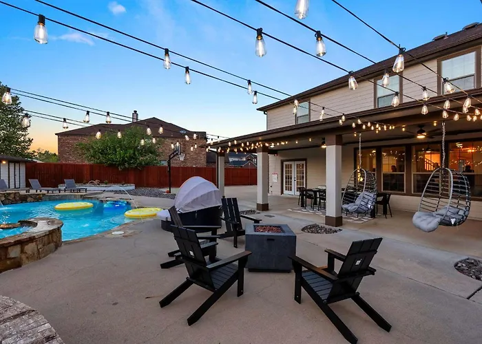 Holiday home Sleeps 40 Two Two Pools 2x The Fun *