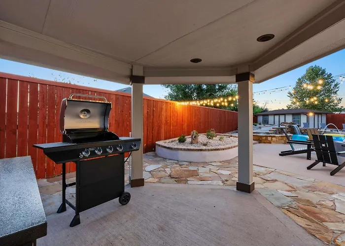 Holiday home Sleeps 40 Two Two Pools 2x The Fun *